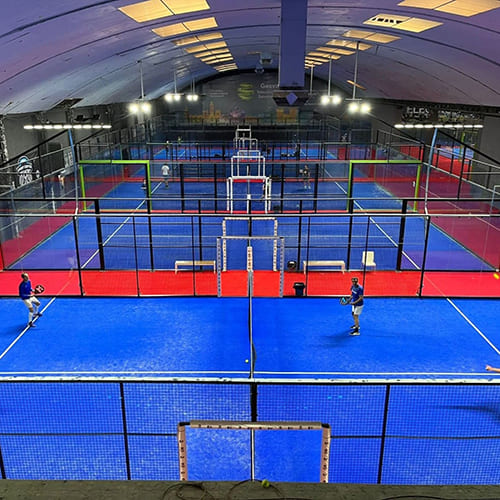 Instalacion en centros deportivos donde se acumulan mucho olor y calor.